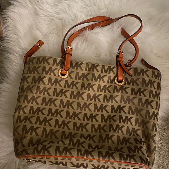 Michael Kors Bag - Picture 1 of 5